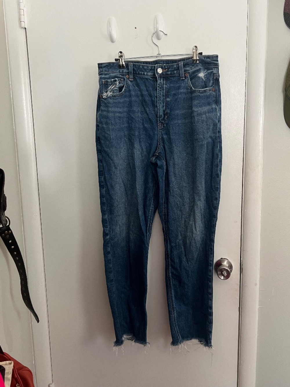American Eagle Strigid Straight Leg Jeans